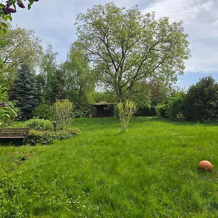 Mit Großem Garten Und Charme *
